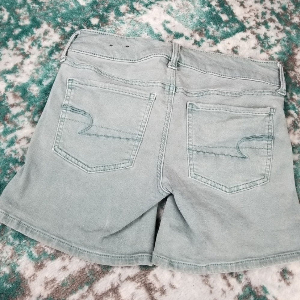 American Eagle| light blue midi shorts size 4 - Picture 6 of 6
